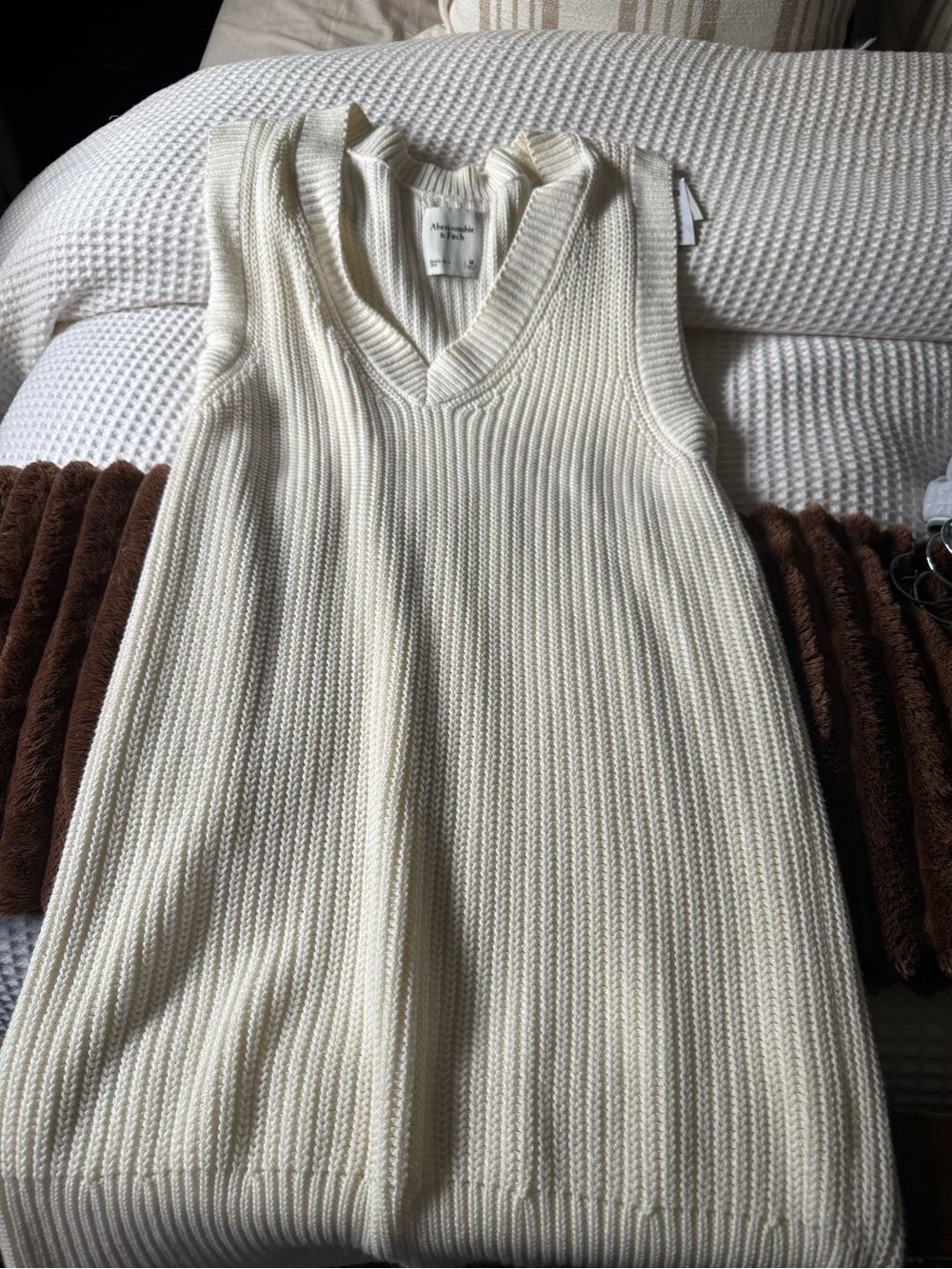 Abercrombie & Fitch Cream Ribbed V-Neck Sweater Vest
